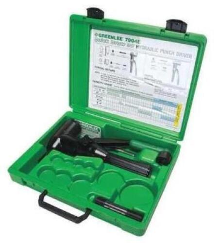 DESCRIPTION: (1) HYDRAULIC PUNCH DRIVER KIT BRAND/MODEL: GREENLEE/7904-E INFORMATION: GREEN/RIGHT ANGLE RETAIL$: 1,001.83 QTY: 1
