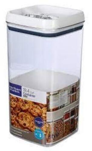 DESCRIPTION: (2) FLIP TITE FOOD STORAGE CONTAINER BRAND/MODEL: BETTER HOMES AND GARDENS INFORMATION: CLEAR RETAIL$: $10.84 EA SIZE: 19.4 CUPS QTY: 2