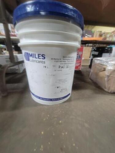 DESCRIPTION: (1) MINERAL HYDRAULIC OIL BRAND/MODEL: MILES LUBRICANTS #49CL18 RETAIL$: $71.40 EA SIZE: 5 GAL QTY: 1