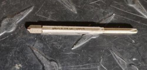 DESCRIPTION: (3) HSS PLUG CHAMFER TAP BRAND/MODEL: KENNAMETAL 88417159 RETAIL$: $ 19.03 EA SIZE: M3X0.50 QTY: 3