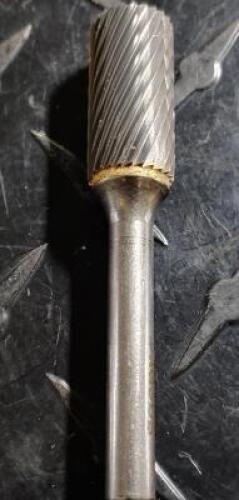 DESCRIPTION: (2) CARBIDE SINGLE CUT BURR BRAND/MODEL: SGS PRO 05289939 RETAIL$: 49.65 SIZE: 1/2 CUT 1/4/" SHANK QTY: 2