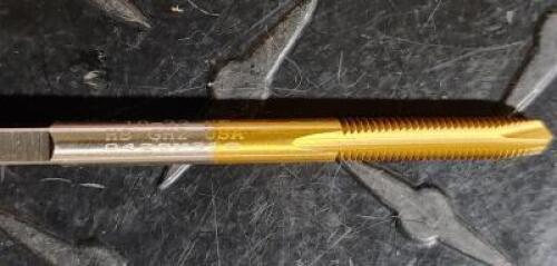 DESCRIPTION: (1) HSS TAPERED SQ. END MILL BRAND/MODEL: MADE IN USA RETAIL$: 102.94 SIZE: 1/4" SM. END DIA 1-1/4" LOC QTY: 1