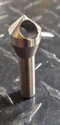 DESCRIPTION: (1) 90 DEG COBALT COUNTERSINK BRAND/MODEL: KEO 45117587 RETAIL$: 33.82 SIZE: 3/8" SD 5/8" HEAD QTY: 1