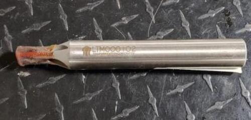 DESCRIPTION: (1) SOLID CARBIDE THREAD MILL BRAND/MODEL: LMT 000102 RETAIL$: 150 SIZE: 0.500 X 16 QTY: 1