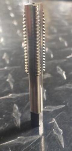 DESCRIPTION: (2) HSS STRAIGHT FLUTE TAPS BRAND/MODEL: KENNAMETAL 1542757 RETAIL$: $ 28.11W EA SIZE: 1/2"-13 QTY: 2