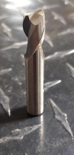 DESCRIPTION: (1) HSCo CORNER RADIUS END MILL BRAND/MODEL: HERTEL 89337828 RETAIL$: 35.13 SIZE: 3/8"DIA, 9/16" LOC 0.03" RAD QTY: 1