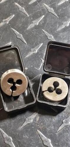 DESCRIPTION: (2) METRIC FINE ROUND ADJUSTABLE DIE BRAND/MODEL: INTERSTATE 63326631 RETAIL$: 24.18 SIZE: M4X0.05 1" OD QTY: 2