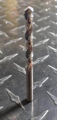 DESCRIPTION: (1) SOLID CARBIDE JOBBER DRIL BRAND/MODEL: HERTEL 79892402 RETAIL$: 34.69 SIZE: #6 60 DEG QTY: 1