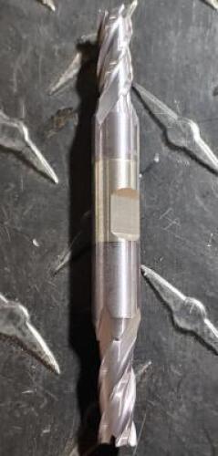 DESCRIPTION: (1) SOLID CARBIDE DOUBLE END SQ. END MILL BRAND/MODEL: YG1 43057629 RETAIL$: 97.9 SIZE: 9/32" DIA, 11/16" LOC 3/8" SHANK DIA QTY: 1