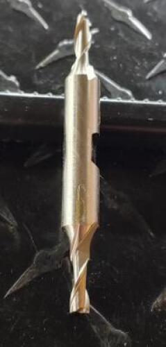DESCRIPTION: (1) COBALT DOUBLE END SQ. END MILL BRAND/MODEL: HERTEL 87150702 RETAIL$: $27.78 SIZE: 3/16'" DIA 7/16 LOC 3/8" SD QTY: 1