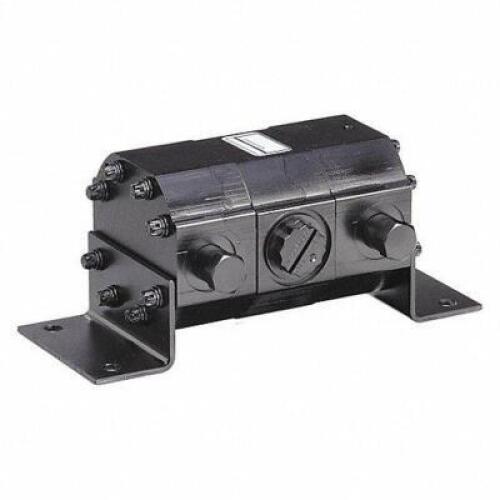DESCRIPTION: (1) HYDRAULIC FLOW DIVIDER BRAND/MODEL: CONCENTRIC #4F6660 RETAIL$: $355.10 SIZE: 7X2X3 QTY: 1