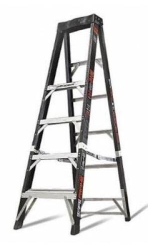 DESCRIPTION: (1) FIBERGLASS STEPLADDER BRAND/MODEL: LITTLE GIANT/15776-001 INFORMATION: BLACK/LOAD CAPACITY: 375 LBS RETAIL$: 159.82 SIZE: 20"BOTTOM W