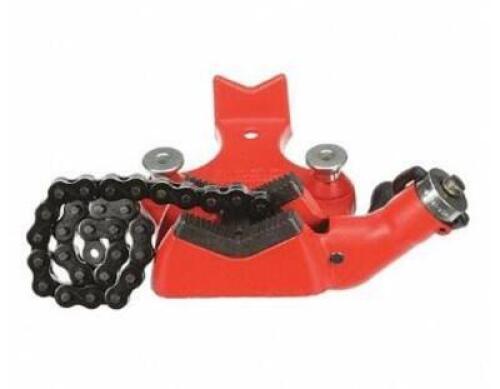 DESCRIPTION: (1) BENCH CHAIN VISE BRAND/MODEL: RIDGID/40210 INFORMATION: CAST IRON BASE/WITH ANCHORED CRANK HANDLE RETAIL$: 598.67 SIZE: 4-1/2"H X 1/4