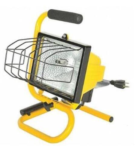 DESCRIPTION: (1) TEMPORARY JOB SITE LIGHT BRAND/MODEL: BAYCO/SL-1002 INFORMATION: FLOOR STAND/YELLOW/HALOGEN RETAIL$: 25.47 SIZE: 36"EXTENSION HEIGHT
