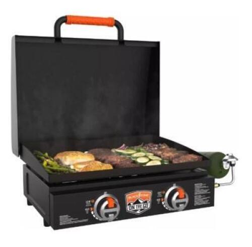DESCRIPTION: (1) GRIDDLE WITH HARD COVER BRAND/MODEL: BLACKSTONE/21942147 INFORMATION: BLACK/24,000 BTU/COOKING SURFACE: 362 SQ-IN RETAIL$: 179.99 SIZ