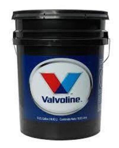 DESCRIPTION: (1) HD SYNTHETIC GEAR OIL BRAND/MODEL: VALVOLINE #CAL700475M INFORMATION: 80W140 RETAIL$: $254.99 EA SIZE: 5 GALLON QTY: 1