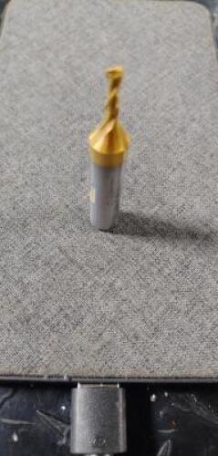 (1) HSS SQ. END MILL