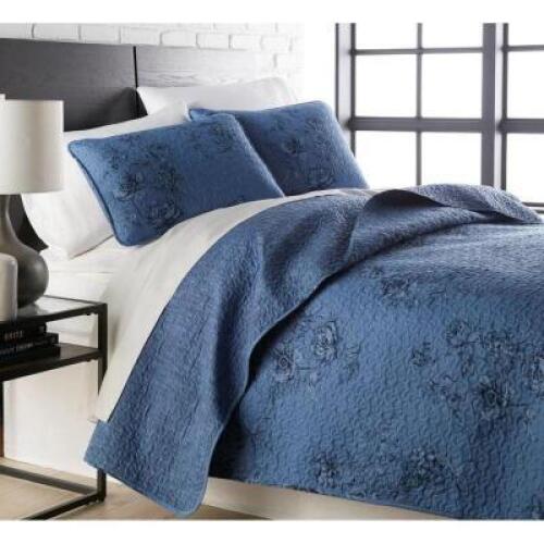BLUE VANATTA MICROFIBER REVERSIBLE QUILT SET
