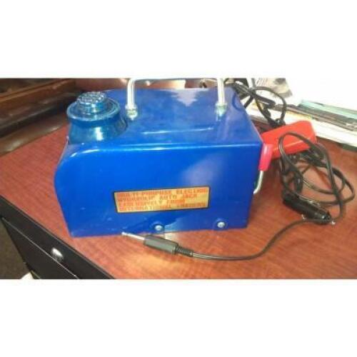 DESCRIPTION: (1) ELECTRIC HYDRAULIC AUTO JACK INFORMATION: BLUE/MULTI-PURPOSE RETAIL$: $80.00 EA SIZE: 14LBS QTY: 1