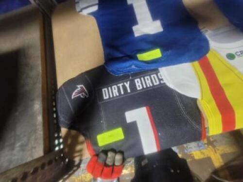 DESCRIPTION: (5) RALLY TOWELS BRAND/MODEL: DIRTY BIRDS QTY: 5
