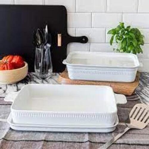 DESCRIPTION: (1) OVEN TO TABLE SET BRAND/MODEL: OVER AND BACK JUST FOR COOKS INFORMATION: WHITE RETAIL$: $24.97 EA QTY: 1