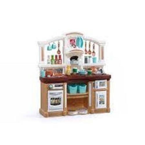 DESCRIPTION: (1) FUN WITH FRIENDS KITCHEN BRAND/MODEL: STEP 2 #488599 RETAIL$: $160.00 EA QTY: 1