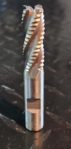DESCRIPTION: (2) COURSE PITCH COBALT ROUGHING END MILL BRAND/MODEL: INTESTATE 01886324 RETAIL$: 55.23 SIZE: 1/2" DIA 1-1/4" LOC QTY: 2
