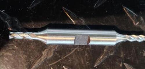 DESCRIPTION: (1) COBALT DOUBLE END SQ, END MILL BRAND/MODEL: HERTEL 87150587 RETAIL$: 38.45 SIZE: 5/32 DIA 7/16" LOC 3/8" SD QTY: 1