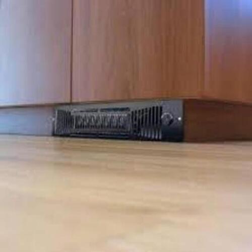FAHRANHEAT 1,500-WATT TOE SPACE ELECTRIC HEATER WITH BUILT-IN THERMOSTAT