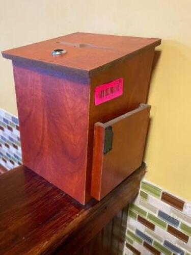 DESCRIPTION: WOODEN SUGGESTION BOX LOCATION: SEATING QTY: 1