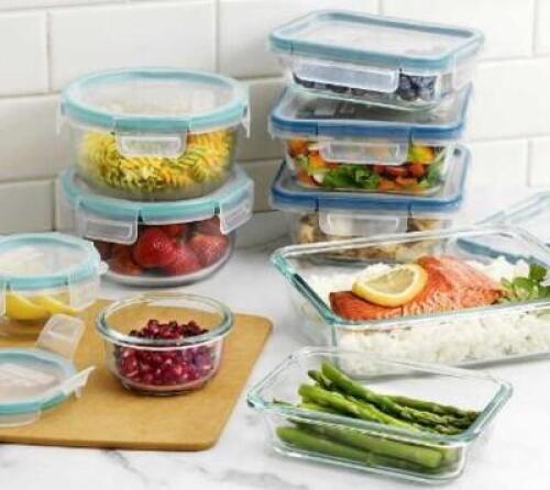DESCRIPTION: (1) GLASS FOOD STORAGE SET BRAND/MODEL: SNAPWARE/1103106 INFORMATION: CLEAR/18-PIECES/AIRTIGHT LEAK-PROOF RETAIL$: 32.99 QTY: 1