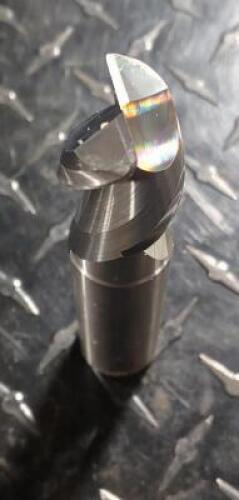 DESCRIPTION: (1) SOLID CARBIDE END MILL BRAND/MODEL: DATA FLUTE HSM21000 .090 RAD RETAIL$: 169.99 SIZE: 1" x 5" QTY: 1