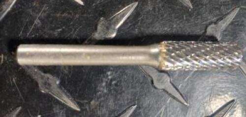 DESCRIPTION: (1) SA-3L CARBIDE DOUBLE CUT CYLIDER BURR BRAND/MODEL: SGS PRO 10103 RETAIL$: 24.11 SIZE: 3/8" DIA 1/4" SD QTY: 1