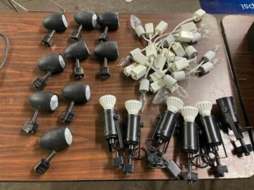 DESCRIPTION: (1) LOT OF ASSORTED TRACK LIGHTS. LOCATION: 7 THIS LOT IS: ONE MONEY QTY: 1