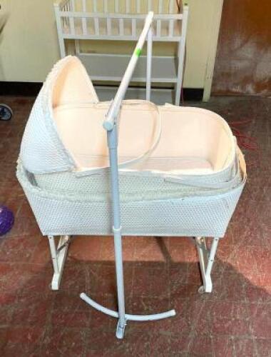 MOBILE INFANT CRIB AS SHOWN