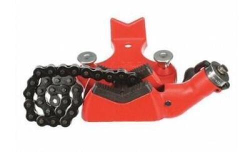 DESCRIPTION: (1) BENCH CHAIN VISE BRAND/MODEL: RIDGID/40210 INFORMATION: ORANGE/CAST IRON BASE RETAIL$: $598.67 SIZE: 4-1/2"H X 1/4 TO 6"PIPE CAPACITY