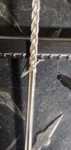DESCRIPTION: (6) SOLID CARBIDE SQ. END MILL BRAND/MODEL: HERTEL 88246004 RETAIL$: $21.74 SIZE: 1/8" DIA 1" LOC QTY: 6