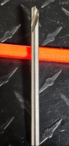 DESCRIPTION: (1) COBALT 2 FLUTE SPOTTING DRILL BRAND/MODEL: KEO 08665846 RETAIL$: $45.57 SIZE: 1/4" SD QTY: 1