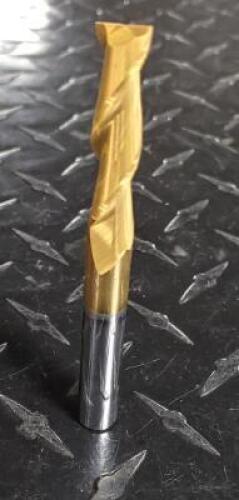 DESCRIPTION: (1) SOLID CARBIDE SQ. END MILL BRAND/MODEL: KENNAMETAL 48476576 RETAIL$: $112.90 SIZE: 10mm DIA 38mm LOC QTY: 1