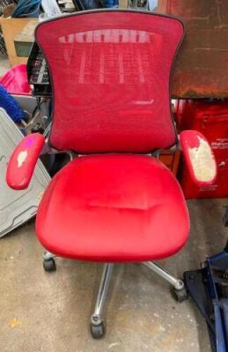DESCRIPTION: MESH BACK OFFICE CHAIR INFORMATION: WEAR ON ARMRESTS QTY: 1