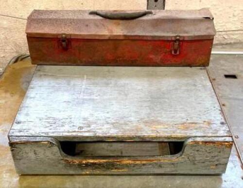 DESCRIPTION: TOOL BOX AND WOODEN DRAWER QTY: 1
