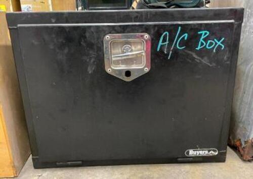 DESCRIPTION: TRUCK TOOL BOX BRAND/MODEL: BUYERS SIZE: 24"X20"X18" QTY: 1