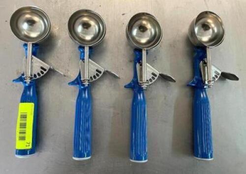 DESCRIPTION: (4) 2 OZ. DISHERS BRAND/MODEL: VOLLRATH 47143 QTY: 4