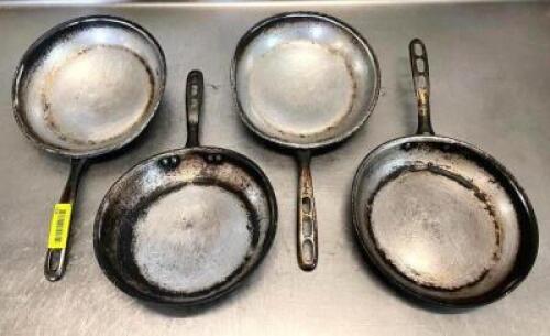 DESCRIPTION: (4) 10.5" FRYING PANS QTY: 4