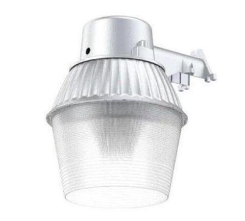 HIGH-PERFORMANCE 65-WATT FLUORESCENT AREA LIGHT AND FLOOD LIGHT, 2800 LUMENS, DUSK TO DAWN OUTDOOR LIGHT