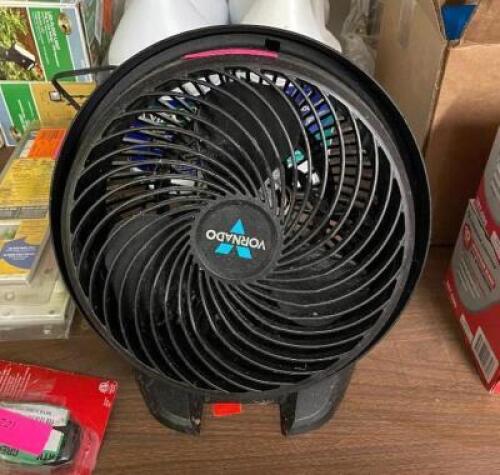 VORNADO DESK FAN, BLACK