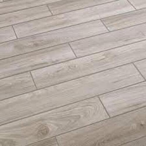 300 SQ FT REGENT GROVE 6 IN. X 36 IN. ASH GRAY GLAZED PORCELAIN FLOOR AND WALL TILE BRAND/MODEL DALTILE RETAIL PRICE: $1.99 SQ FT THIS LOT