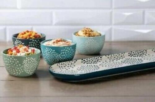 DESCRIPTION: (1) SET OF (5) MUMS SERVE SET BRAND/MODEL: BAUM/1535389 INFORMATION: 4-BOWLS/1-TRAY/FLORAL RETAIL$: 34.94 SIZE: BOWLS: 4.5"DIA X 2.62"H/T
