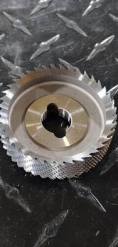 DESCRIPTION: (2) STANDARD TOOTH SHREDDER BLADES BRAND/MODEL: CORE HOG 52508462 RETAIL$: 118.45 SIZE: 61.5mm x 2.421x.7 QTY: 2