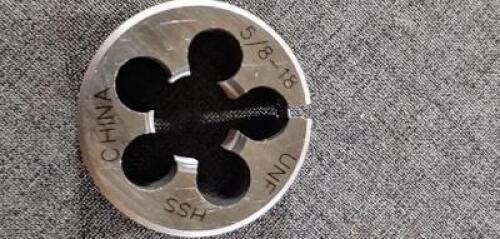DESCRIPTION: (1) HSS ROUND ADJUSTABLE DIE BRAND/MODEL: INTERSTATE 03775426` RETAIL$: 52.01 SIZE: 5/8-18 UNF QTY: 1